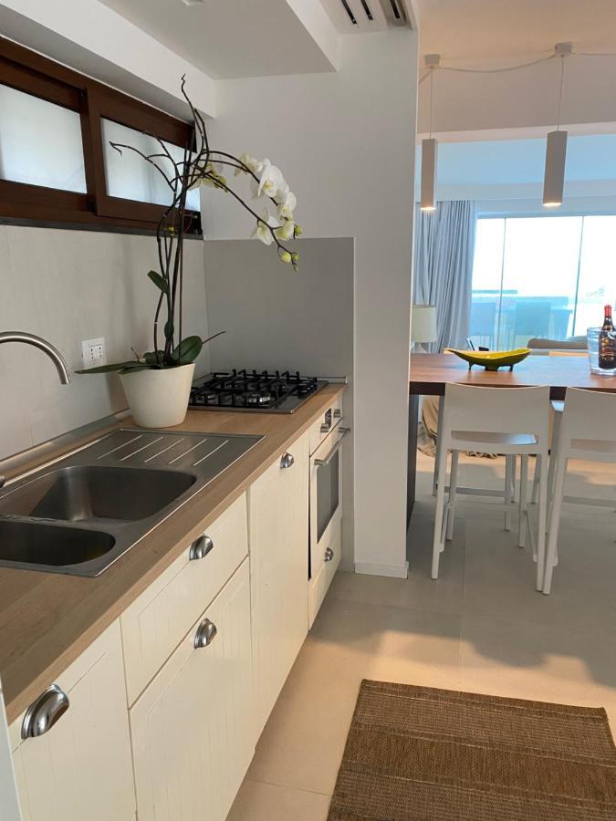 הוילה אסראלה Il Giardino Sul Mare מראה חיצוני תמונה